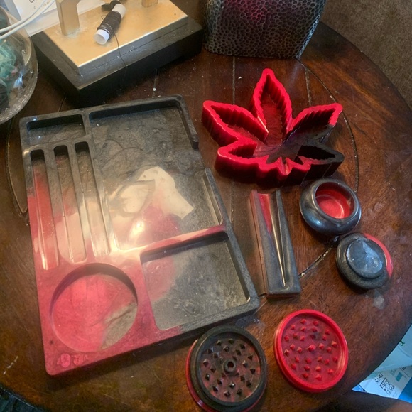 PRIVATE ASSESSORY TRAY…